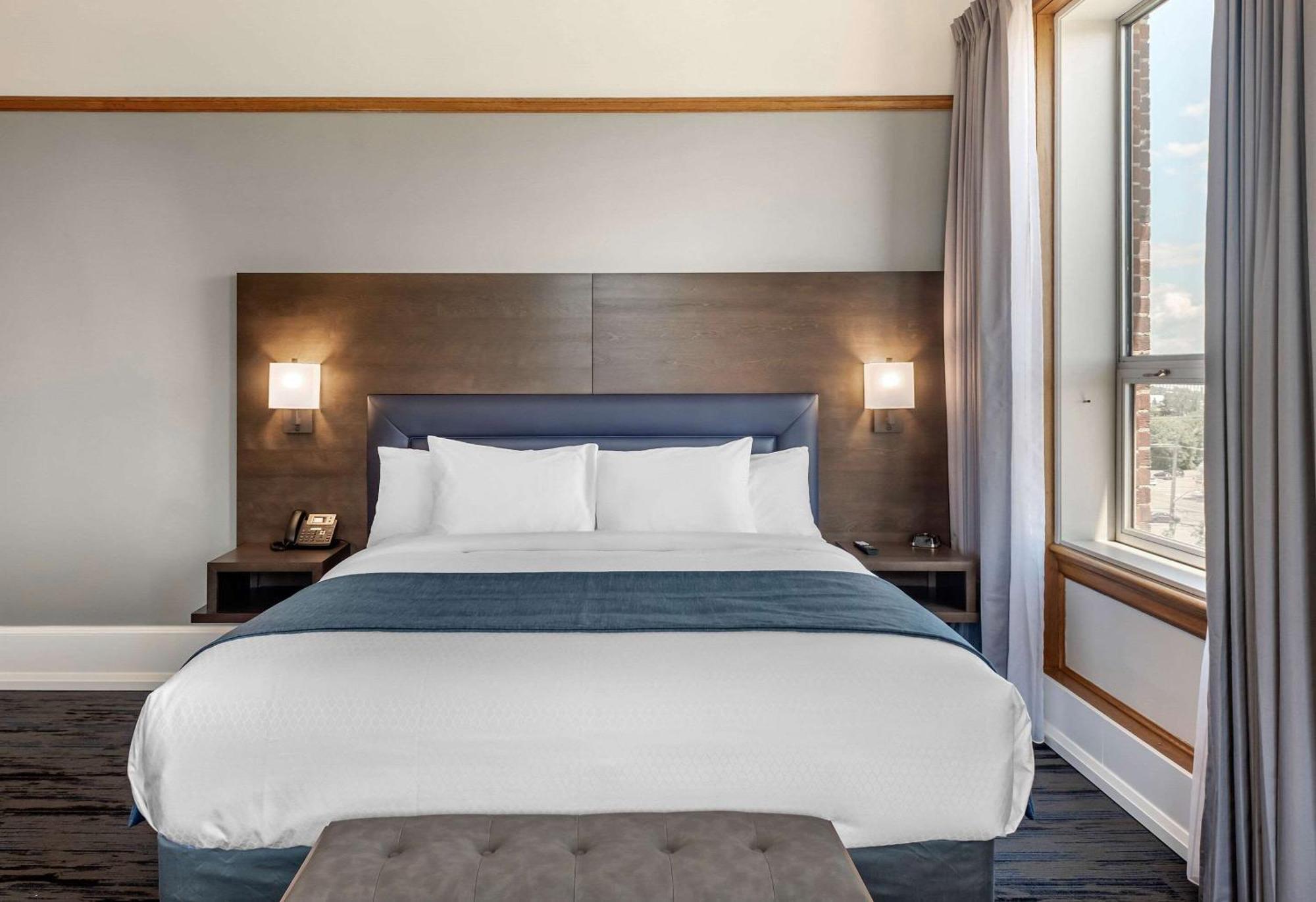 The Courthouse Hotel, Ascend Hotel Collection Тъндърбей Екстериор снимка