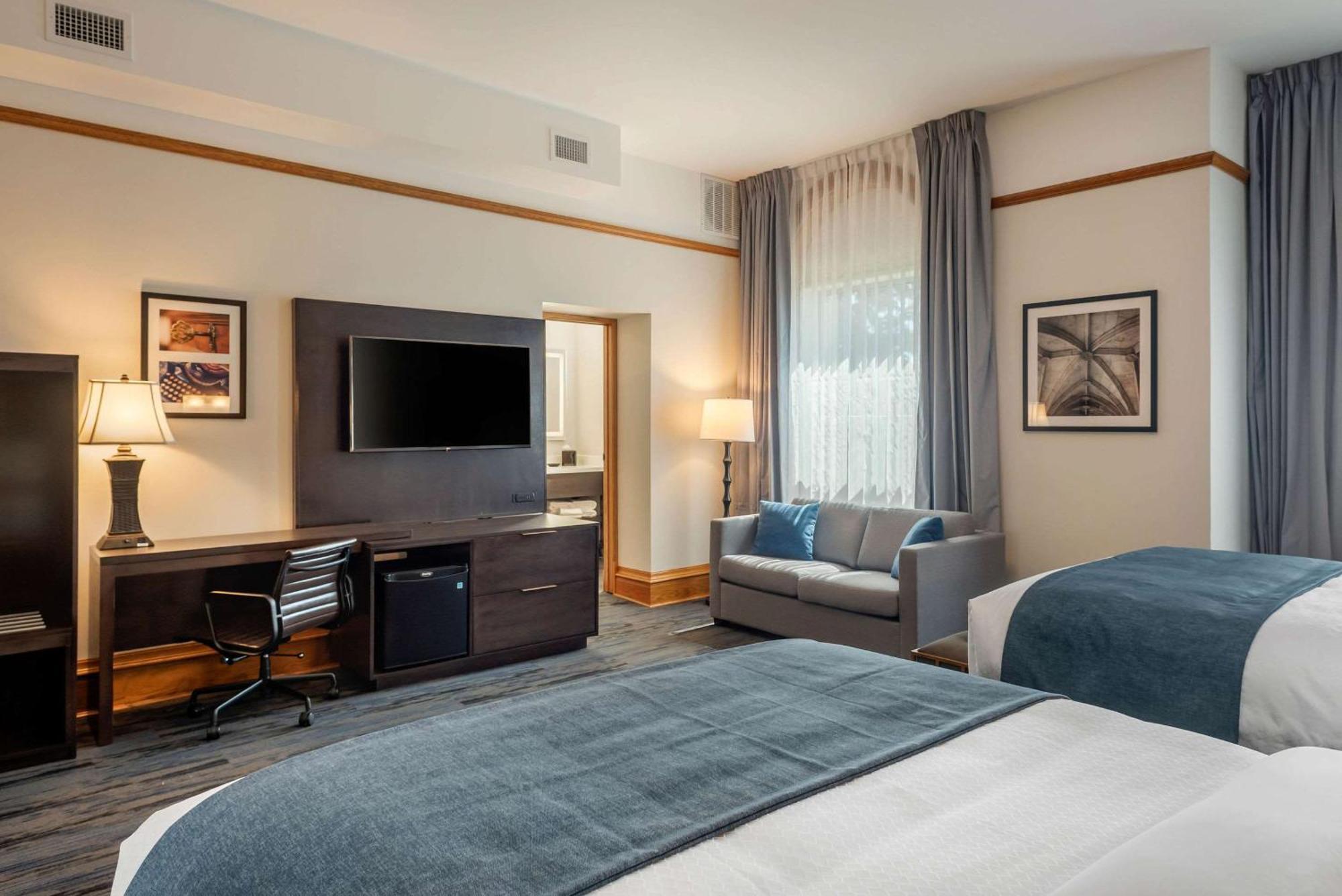The Courthouse Hotel, Ascend Hotel Collection Тъндърбей Екстериор снимка