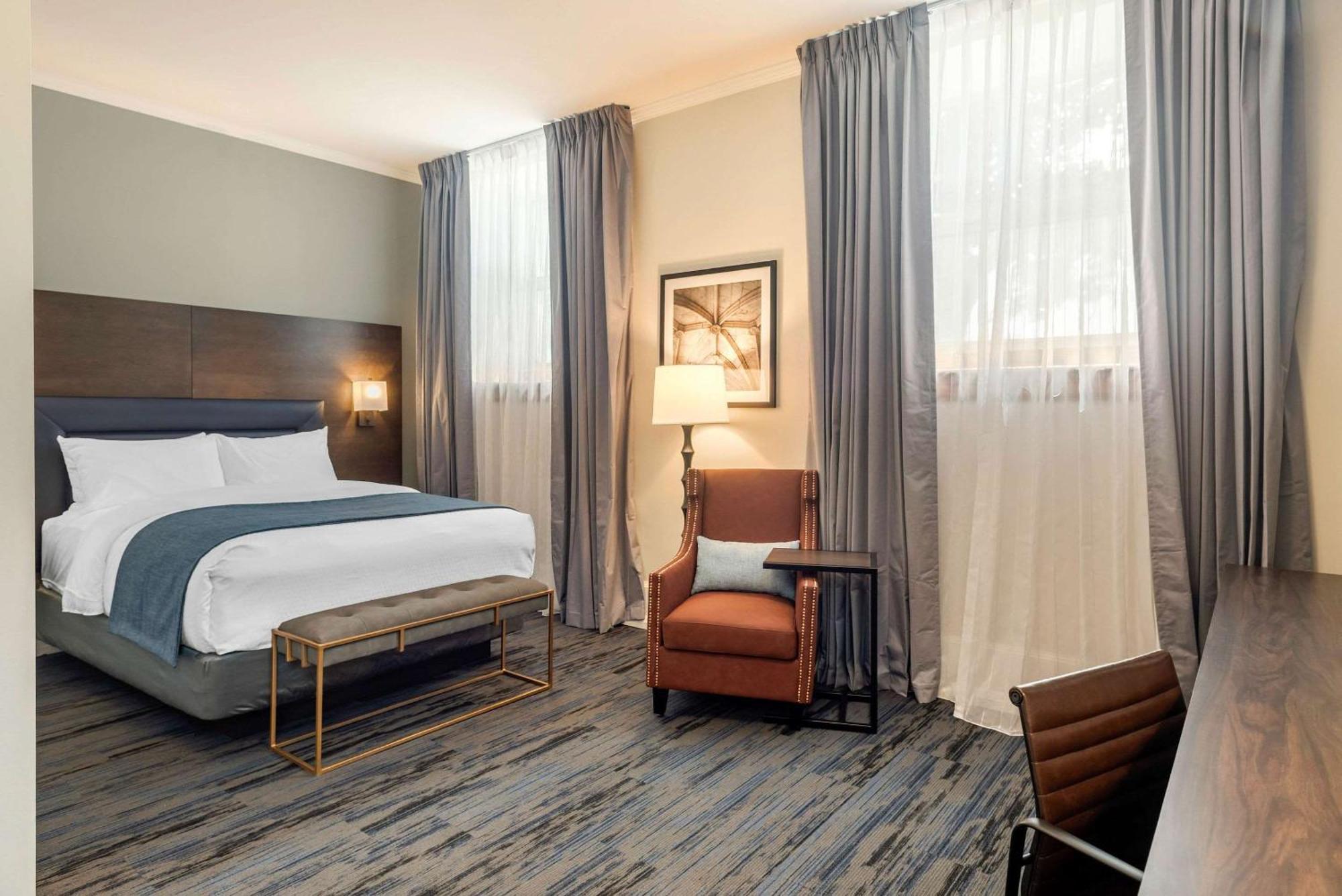 The Courthouse Hotel, Ascend Hotel Collection Тъндърбей Екстериор снимка